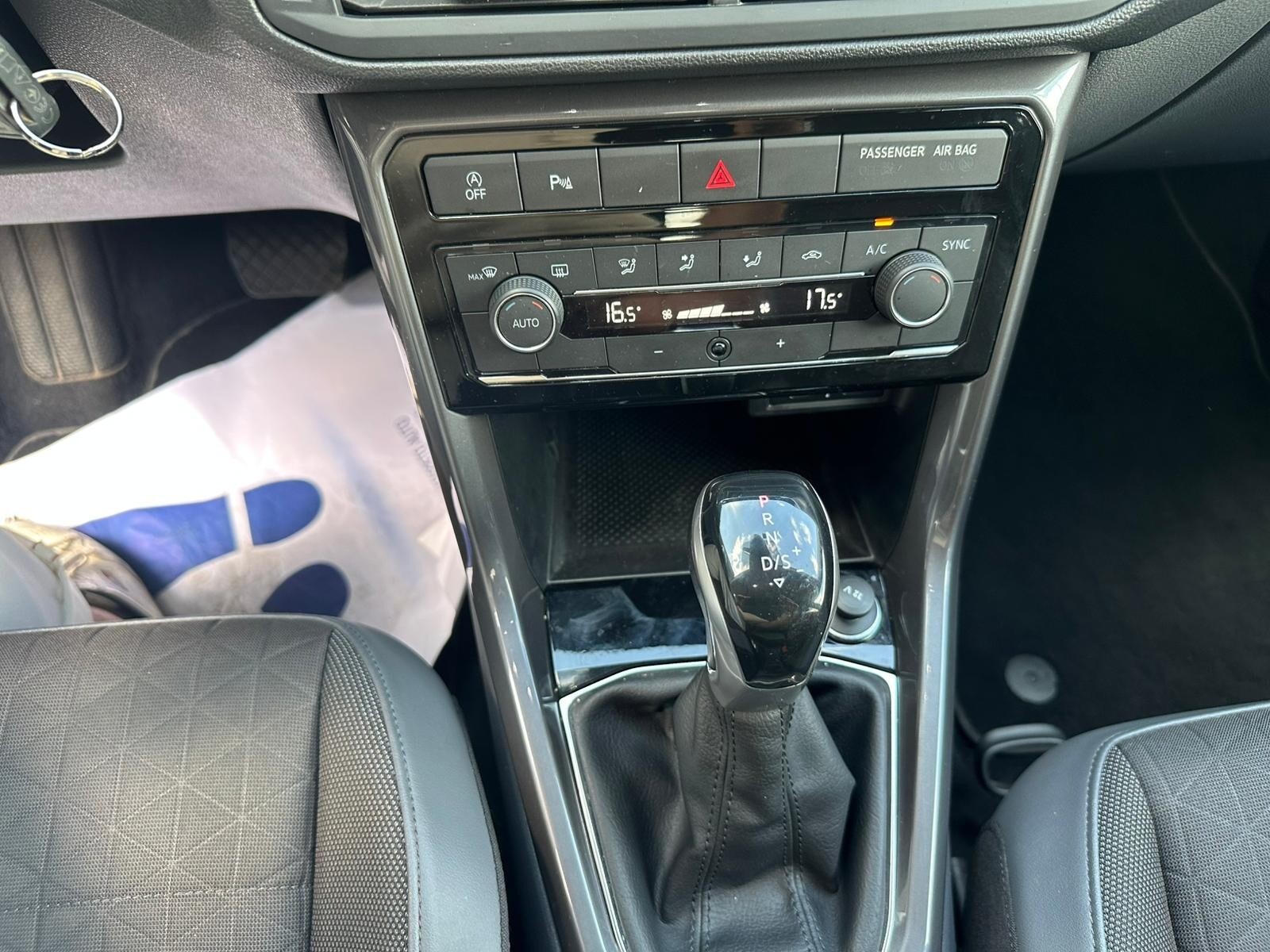 Volkswagen T-Cross - immagine 11