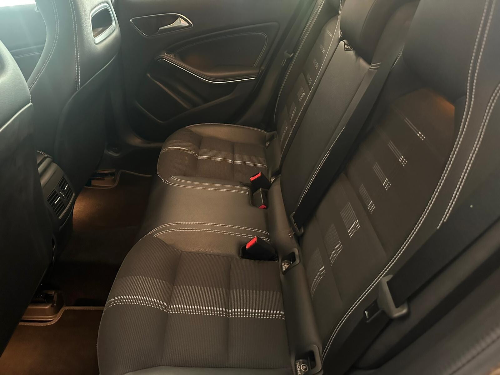 Mercedes-Benz GLA - immagine 11