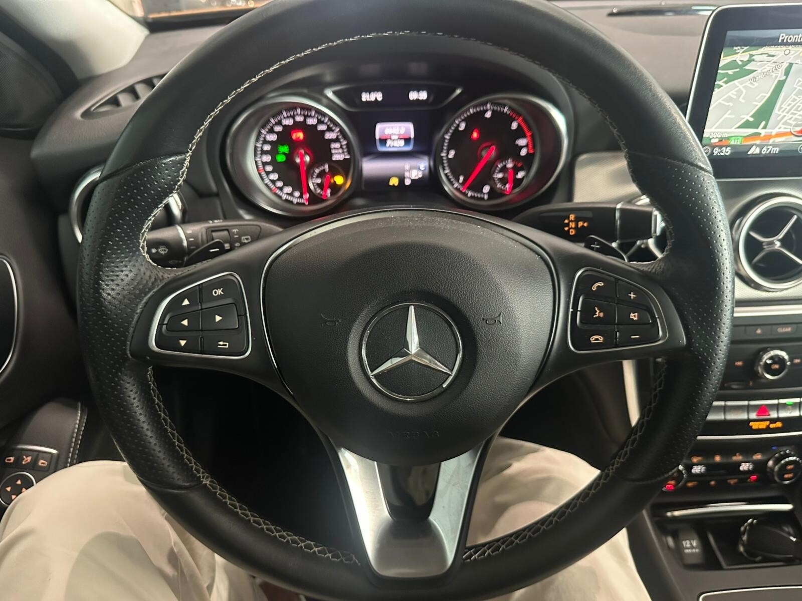 Mercedes-Benz GLA - immagine 12