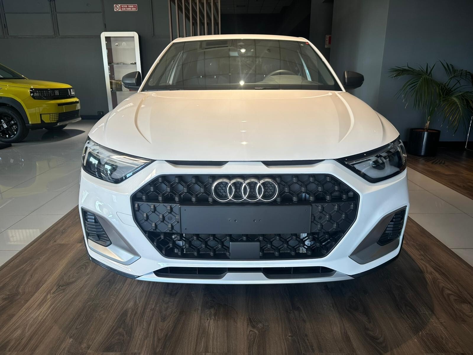 Audi A1 allstreet 30 TFSI S tronic Identity Contrast - immagine 2