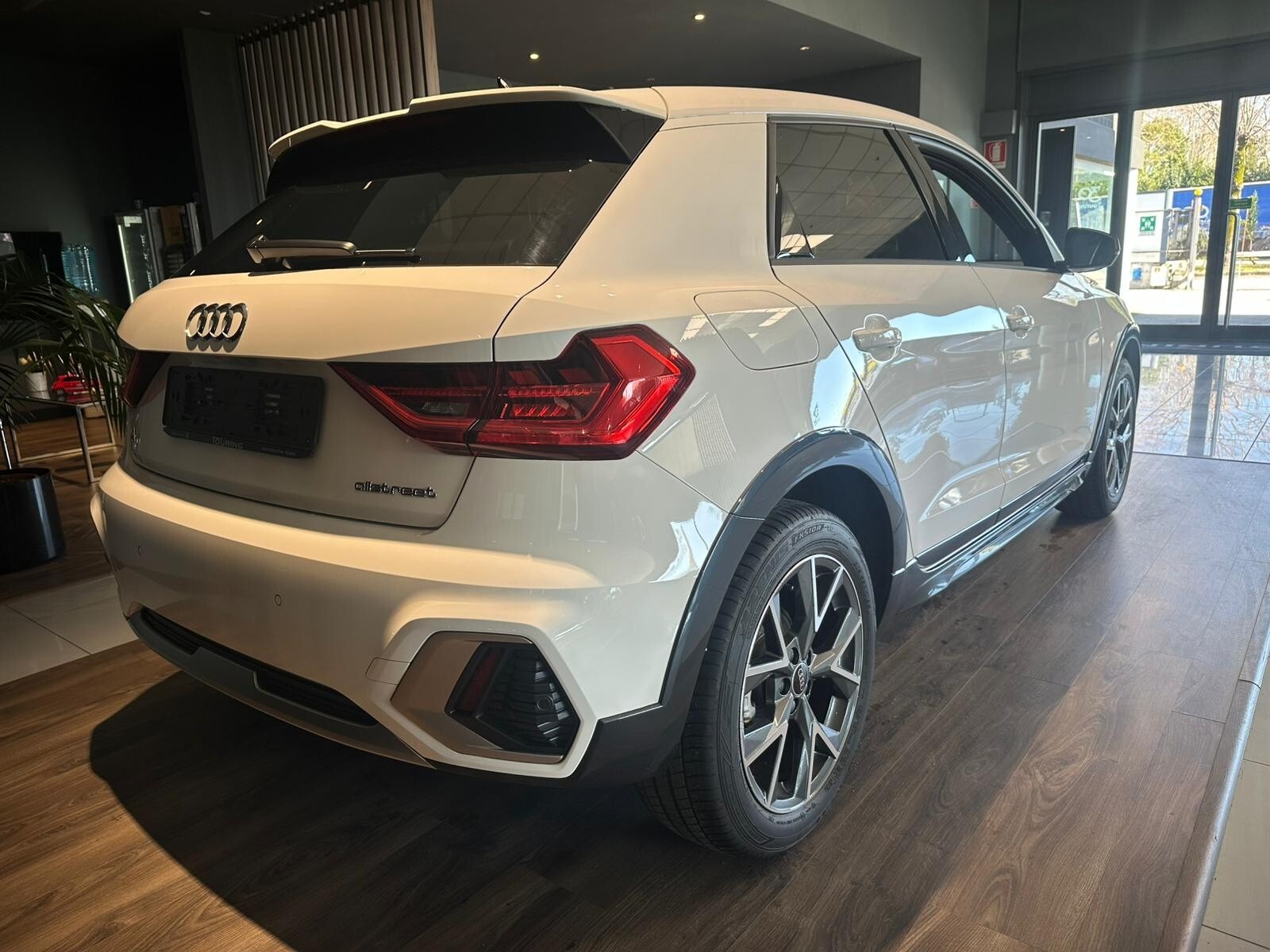 Audi A1 allstreet 30 TFSI S tronic Identity Contrast - immagine 4