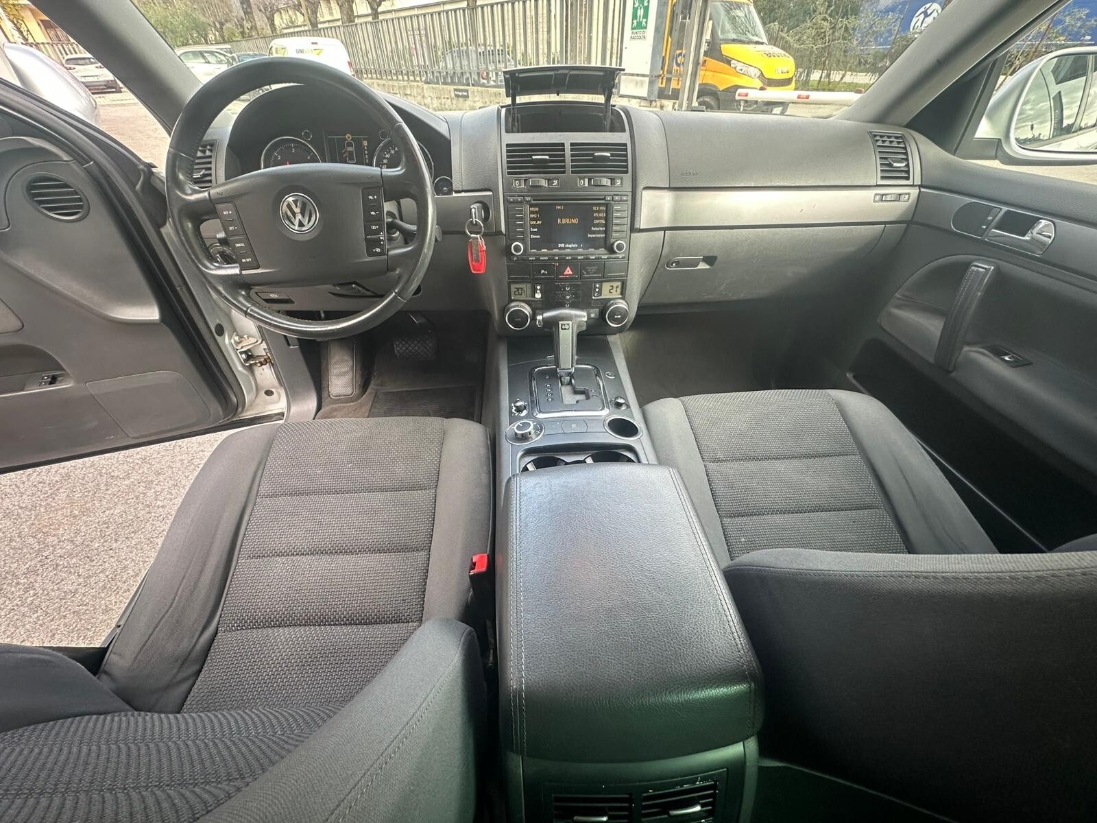 Volkswagen Touareg 2.5 R5 TDI - immagine 8