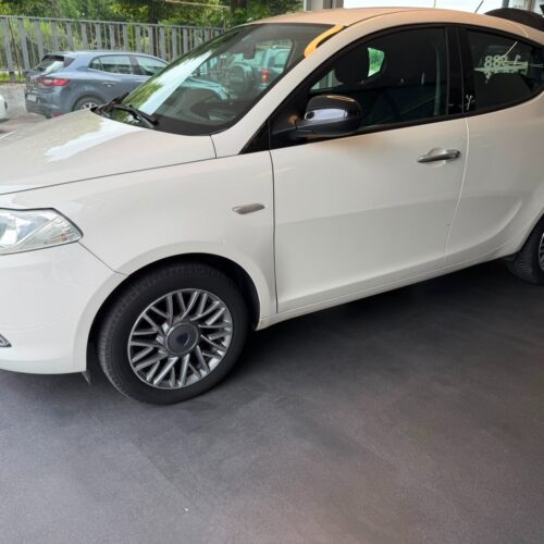 Lancia Ypsilon 1.2 69 CV 5 porte S&S Gold